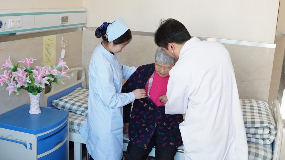 洛阳养老院提醒你老人中暑了怎么办