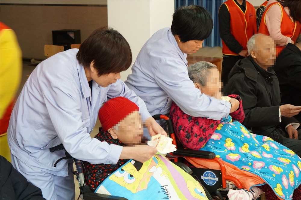 选择老年公寓从软、硬件的哪些方面考虑呢