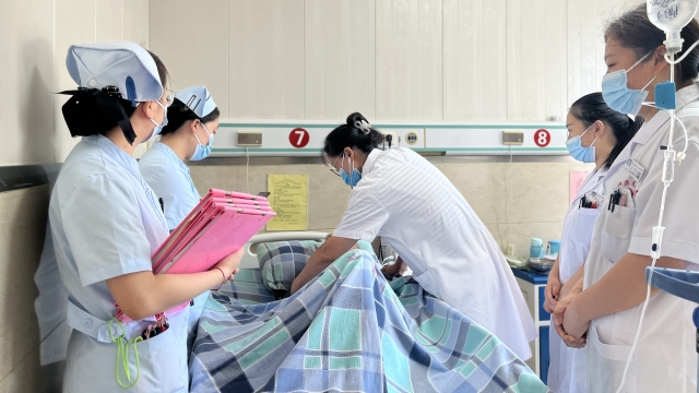 洛阳养老院“黄金4分钟”生死时速：突发疾病时，他们如何为老人抢回生命线？